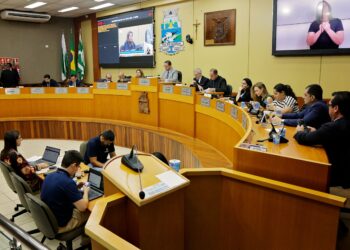 Câmara de Foz rejeita projeto que previa uso de verba da iluminação em segurança