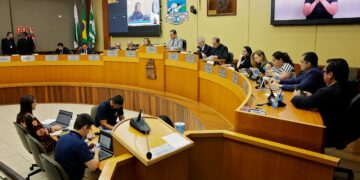 Câmara de Foz rejeita projeto que previa uso de verba da iluminação em segurança