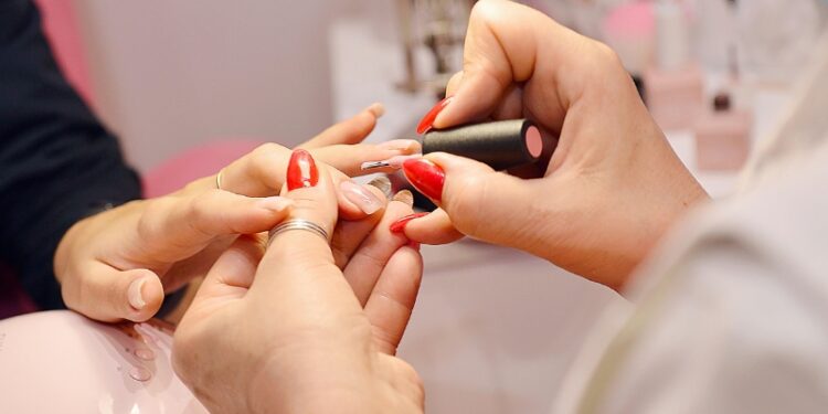 Fomento Paraná reduz taxas de juros para incentivar microcrédito e capital de giro