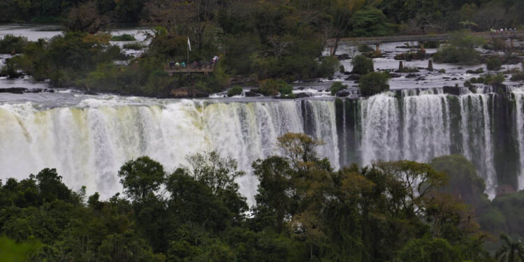Paraná mantém propriedade do terreno das Cataratas do Iguaçu