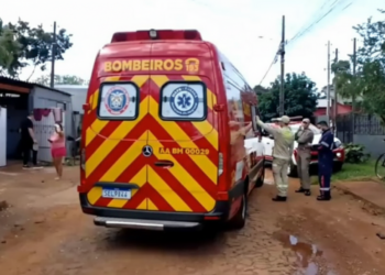 Adolescente é baleado ao tentar proteger irmã durante briga familiar no Cidade Nova