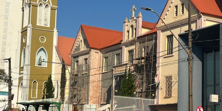 Casa paroquial da Igreja São João Batista tem maior reforma em quase 100 anos