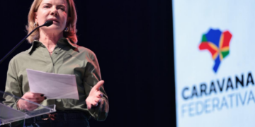 Gleisi Hoffmann participa da Caravana Federativa e destaca avanços em projetos estratégicos para a região