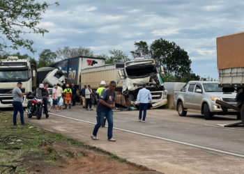Acidente com sete veículos deixa um morto e cinco feridos na BR-163, em Lindoeste