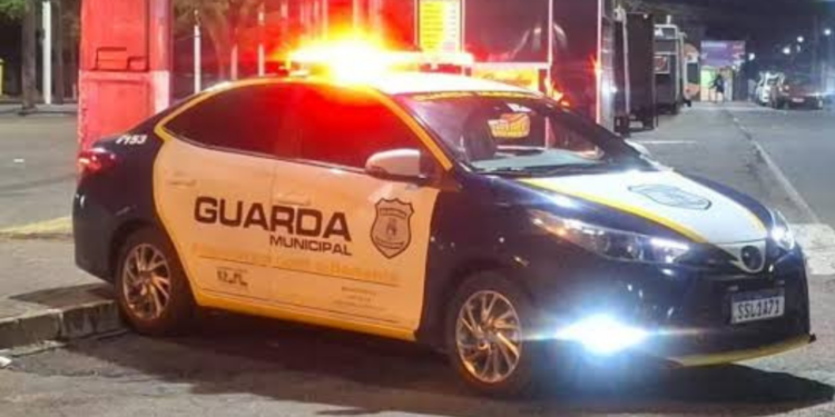 Operação flagra som alto e aplica autuações em bares e casas durante a madrugada