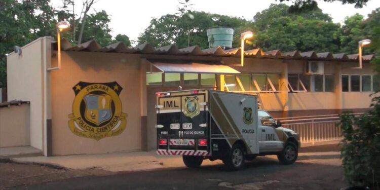 Mulher é encontrada morta em motel e polícia investiga suspeita de overdose