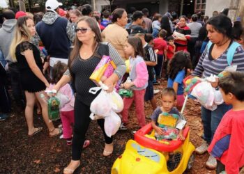 Lideranças do Bubas fazem campanha para presentear 3 mil crianças