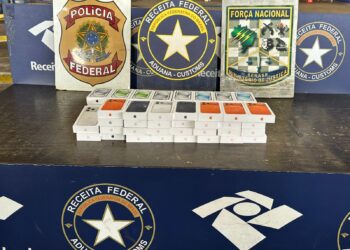 Veículo transportando R$ 230 mil em iPhones em fundo falso é barrado na Ponte da Amizade