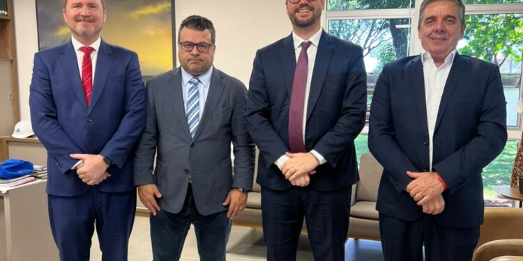 Diretoria do APMP cumpre agenda institucional e reúne associados em Foz do Iguaçu