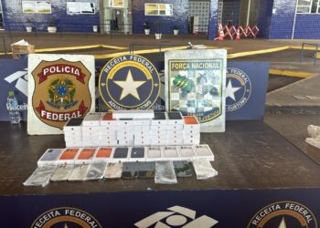 Homem é preso com quase R$ 500 mil em iPhones escondidos no teto de carro na Ponte da Amizade