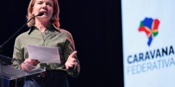 Gleisi Hoffmann participa da Caravana Federativa e destaca avanços em projetos estratégicos para a região