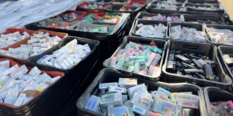 Receita Federal manda uma carreta de cigarros eletrônicos para destruição em Goiânia