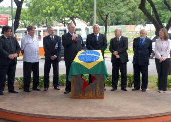 Mural sobre a Lenda das Cataratas e monumento dos Direitos Humanos serão mantidos na Praça Naipi