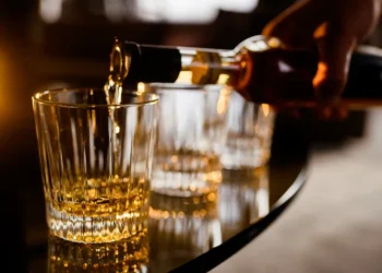 Foz investiga quarto caso suspeito de intoxicação por metanol