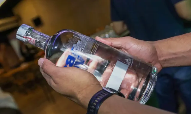 Vítimas consumiram produtos que não são próprios para consumo humano, como tíner, acetona e até etanol puro. Foto: Agência Brasil