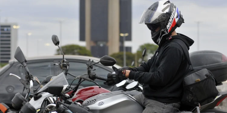 Vereadora quer faixa exclusiva para motos em vias de grande circulação