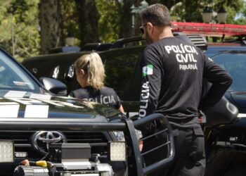 Mulher de 23 anos é presa por extorquir homem de 45 anos desde abril deste ano