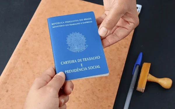 Mutirão de Emprego reúne empresas e candidatos na Faculdade Uniguaçu dia 30 de outubro