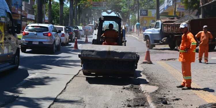 Cassol culpa gestão anterior por má qualidade do asfalto e propõe CPI na Câmara