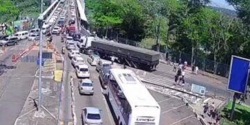 Movimento na Ponte da Amizade durante a Black Friday: Pedestres e Veículos Apresentam Variações Significativas