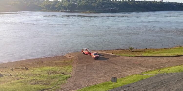 Bombeiros de Foz realizam duas buscas de pessoas desaparecidas em rios da região