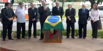 Justiça dá 48 horas para Prefeitura de Foz informar paradeiro de monumento à Democracia