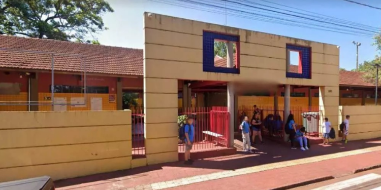 Governo retoma proposta de militarização no Colégio Cataratas mesmo após rejeição