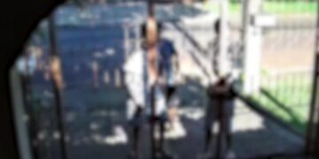 Bandidos pedem um copo de água e invadem casa no Jardim Duarte
