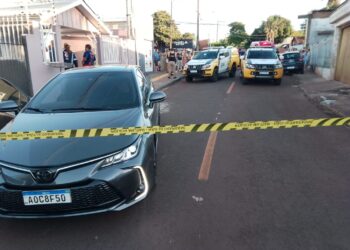 Homem é morto a tiros dentro de carro no bairro Três Lagoas nesta quarta-feira (19)