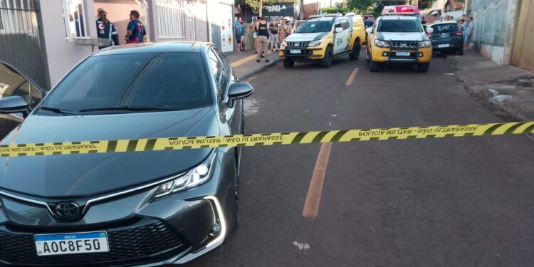 Homem é morto a tiros dentro de carro no bairro Três Lagoas nesta quarta-feira (19)