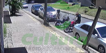 Moto é furtada em plena luz do dia na Vila A, em Foz do Iguaçu