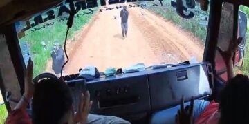 Caminhão é alvo de criminosos armados durante assalto no Paraguai