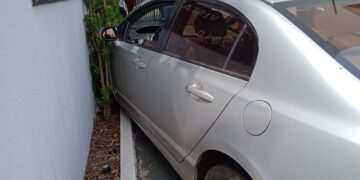 Câmera de segurança flagra acidente na Avenida Felipe Wandscheer, em Foz do Iguaçu