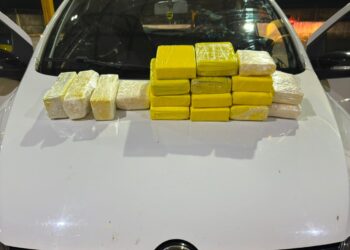 PRF flagra motorista que saiu de Foz do Iguaçu com mais de 17 kg de cocaína escondidos em fundo falso