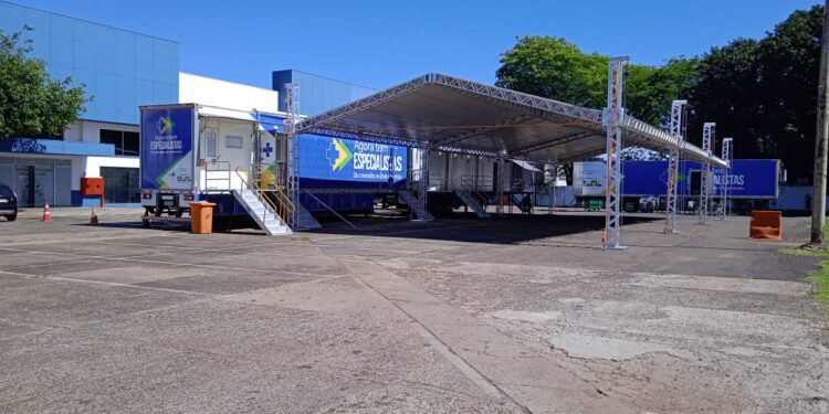 Atendimentos da carreta de oftalmologia começam em Foz do Iguaçu no dia 14 de novembro