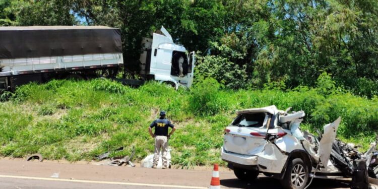 Grave acidente na BR-277 entre Matelândia e Medianeira deixa um morto e um ferido em estado grave