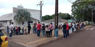 Feirão de empregos atrai moradores no Portal da Foz