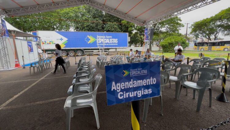 Carreta de oftalmologia começa a operar e permanece 60 dias em Foz do Iguaçu