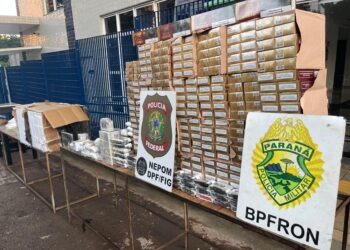 Fuga de motorista termina com apreensão de cigarros, óculos e anabolizantes