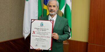 Câmara de Foz concede homenagem a José Caetano Ferreira Neto