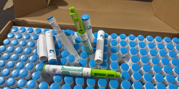 Anvisa proíbe canetas emagrecedoras irregulares e manda retirar produtos do mercado