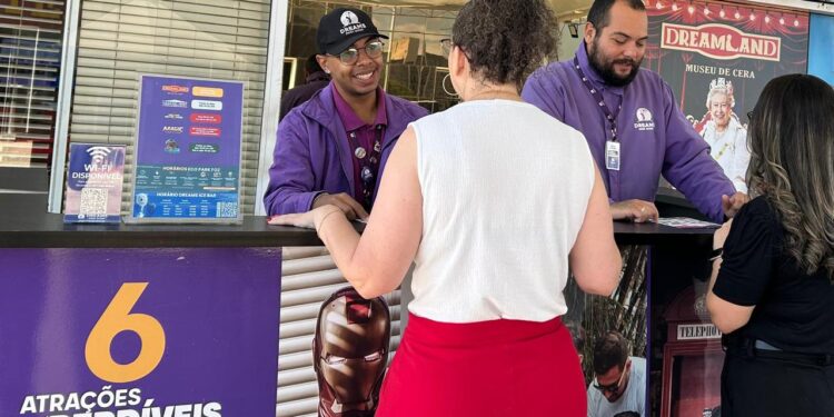 Complexo Dreams Park Show está com oportunidade de trabalho