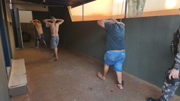 Assalto a compristas termina em perseguição e prisão no Morumbi