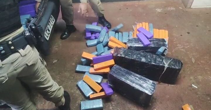 Homem é preso por tráfico após dirigir carro adulterado e perturbar vizinhos no Morumbi