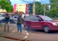 Assalto frustrado a carro de transportadora é registrado por câmera em Cidade do Leste