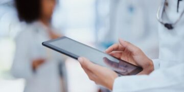 Prefeitura implanta Inteligência Artificial para monitorar filas e rotina da saúde