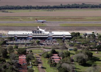 Motiva vende 20 aeroportos na América Latina, entre eles, o de Foz do Iguaçu