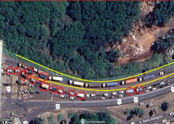 Caminhõezinhos que cruzam a Ponte da Amizade correm risco de parar em março