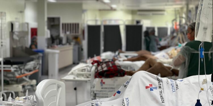 Falso médico tenta extorquir familiar de paciente internado na UTI do Hospital Municipal de Foz