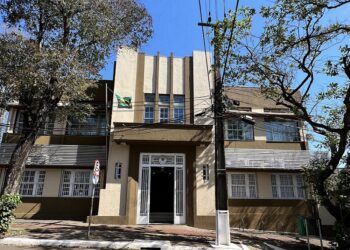 Troca de sistema provoca atraso em salários de estagiários e de CCs da Prefeitura